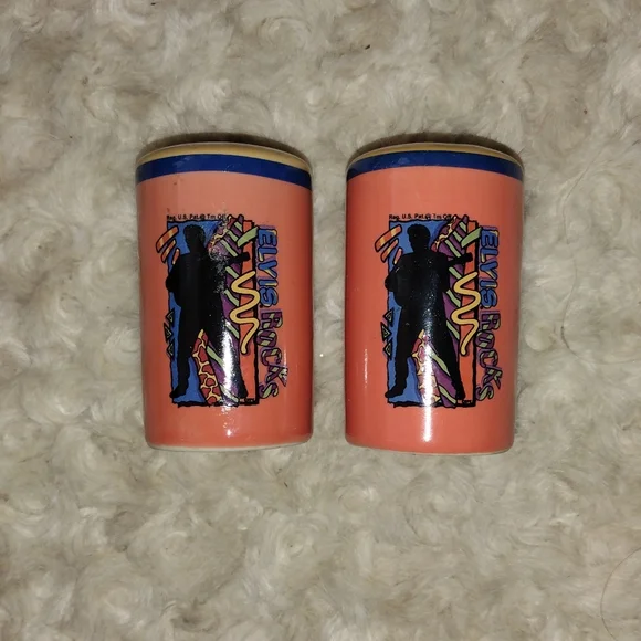 🚨 Elvis Salt and Pepper Shakers - Picture 5 of 6